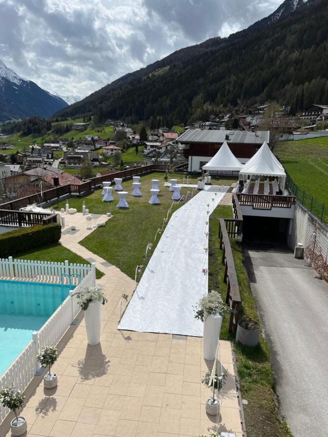 Hotel Habicht Fulpmes Exterior foto